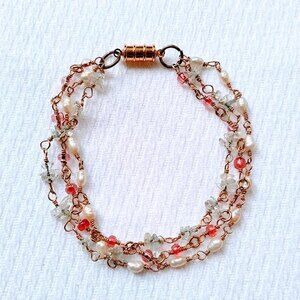 Freshwater Pearl and Crystal Handmade 8.5 Inch Bracelet Gold Tone